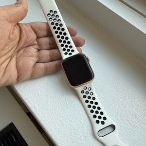 Apple Watch White and Black Band